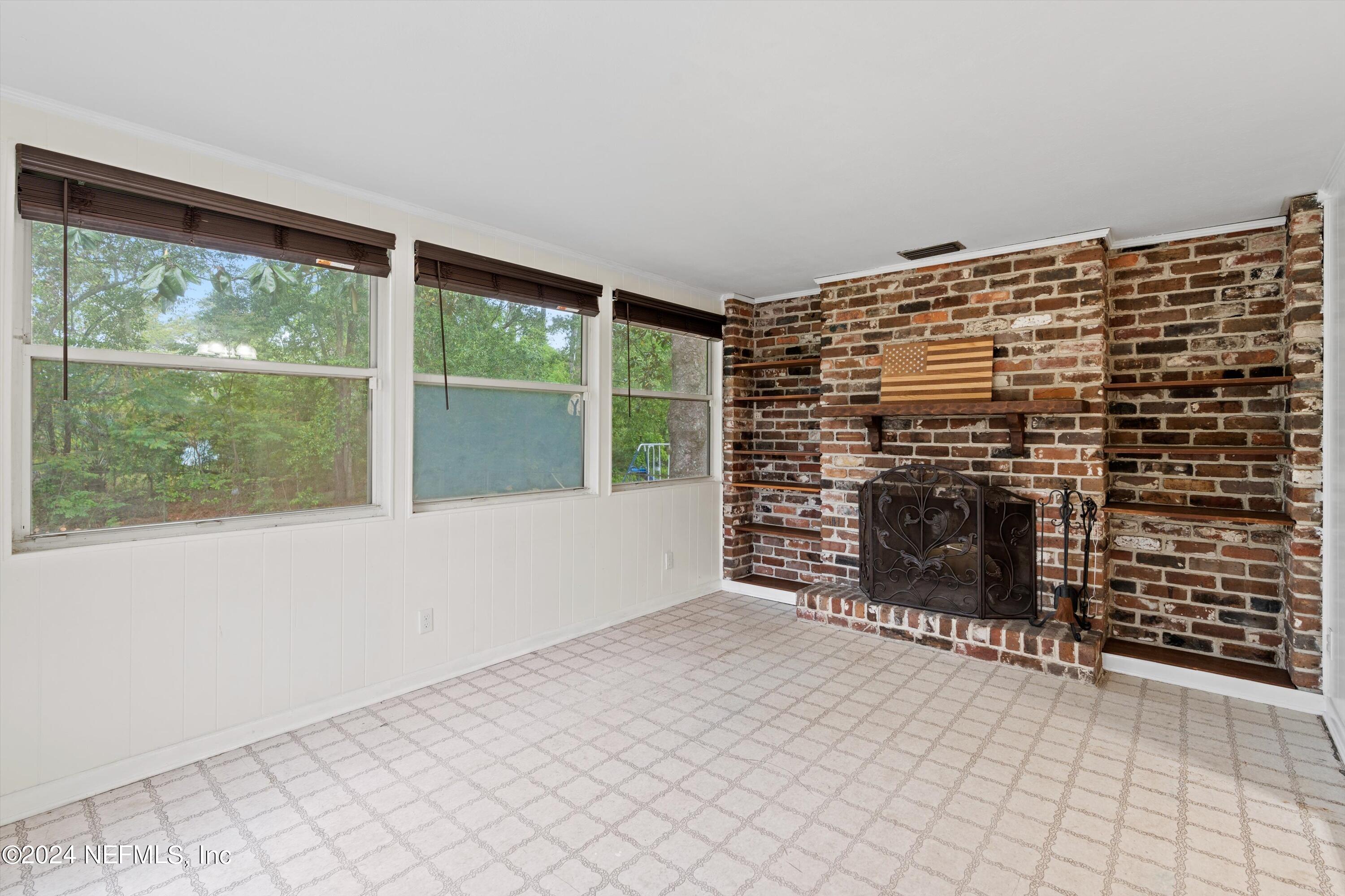 644 Monte Carlo Road Jacksonville, FL 32216 - Photo 9 of 20 10-Family Room