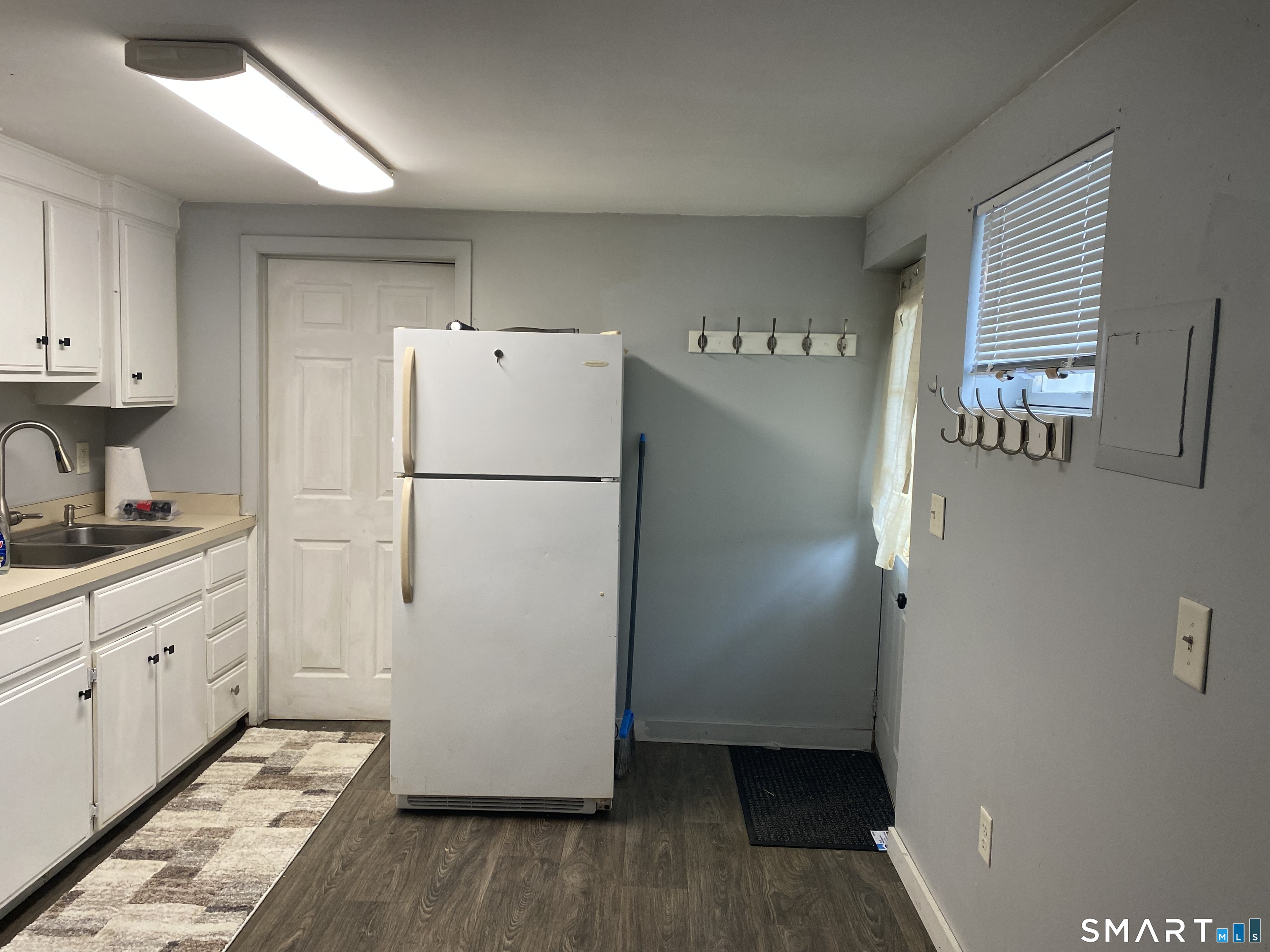 85 Boston Post Road Waterford, CT 06385 - Photo 4 of 6