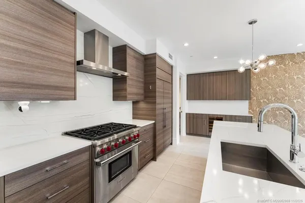 $995,000 | 53 Southeast Seminole Street, Unit 1A, Stuart, FL 34994