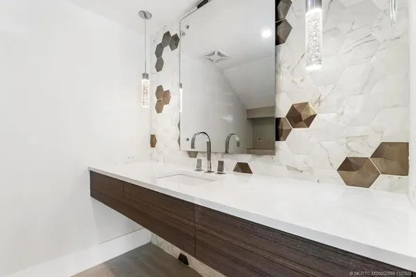 $995,000 | 53 Southeast Seminole Street, Unit 1A, Stuart, FL 34994