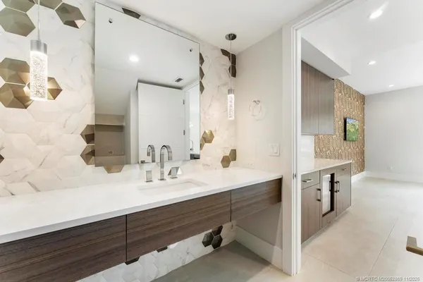 $995,000 | 53 Southeast Seminole Street, Unit 1A, Stuart, FL 34994