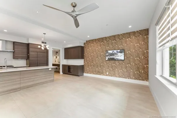 $995,000 | 53 Southeast Seminole Street, Unit 1A, Stuart, FL 34994