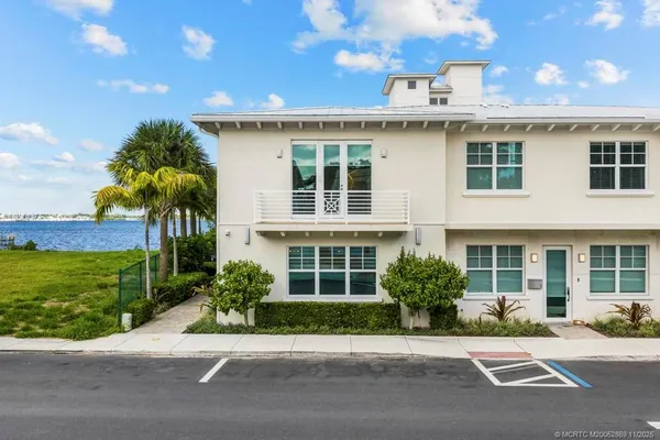 $995,000 | 53 Southeast Seminole Street, Unit 1A, Stuart, FL 34994