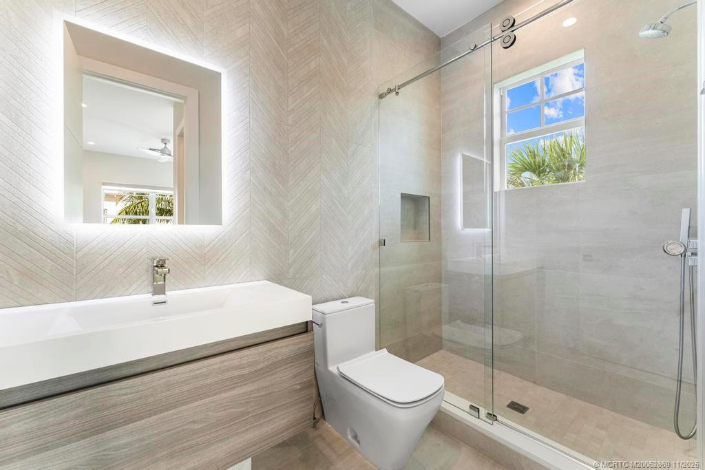 53 Southeast Seminole Street, Unit 1A Stuart, FL 34994 - Photo 49 of 76