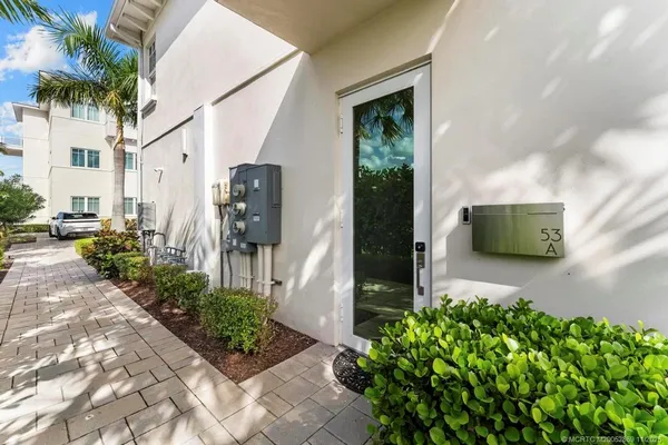 $995,000 | 53 Southeast Seminole Street, Unit 1A, Stuart, FL 34994