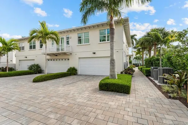 $995,000 | 53 Southeast Seminole Street, Unit 1A, Stuart, FL 34994