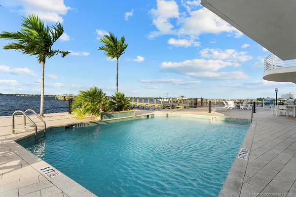 $995,000 | 53 Southeast Seminole Street, Unit 1A, Stuart, FL 34994