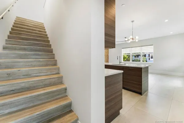 $995,000 | 53 Southeast Seminole Street, Unit 1A, Stuart, FL 34994