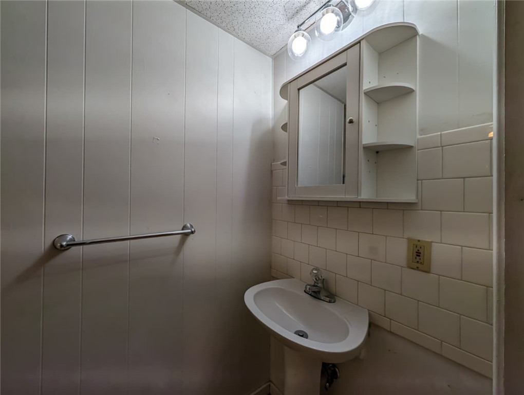 1425 Manville Road, Unit 4 Woonsocket, RI 02895 - Photo 27 of 29