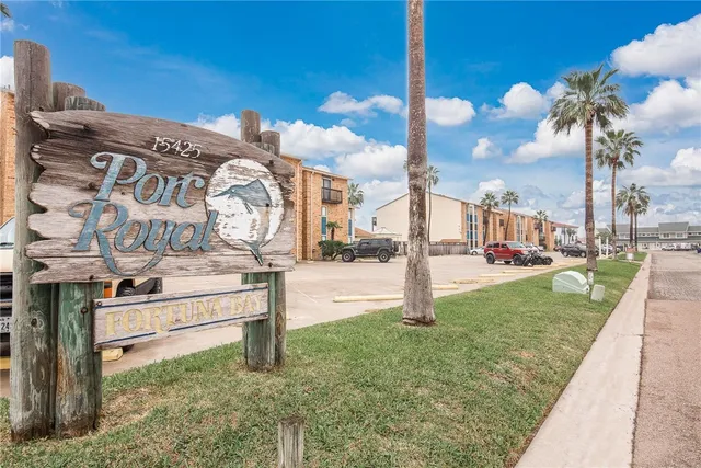 $2,000 | 15425 Fortuna Bay Drive, Unit 304, Corpus Christi, TX 78418