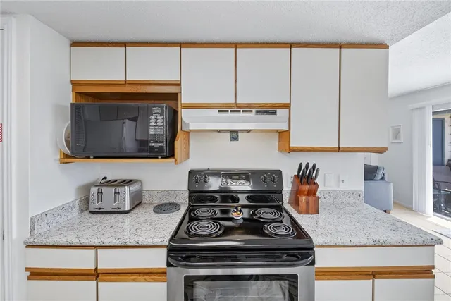 $2,000 | 15425 Fortuna Bay Drive, Unit 304, Corpus Christi, TX 78418