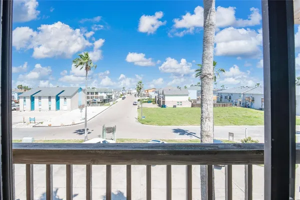 $2,000 | 15425 Fortuna Bay Drive, Unit 304, Corpus Christi, TX 78418