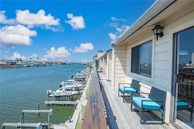 $2,000 | 15425 Fortuna Bay Drive, Unit 304, Corpus Christi, TX 78418