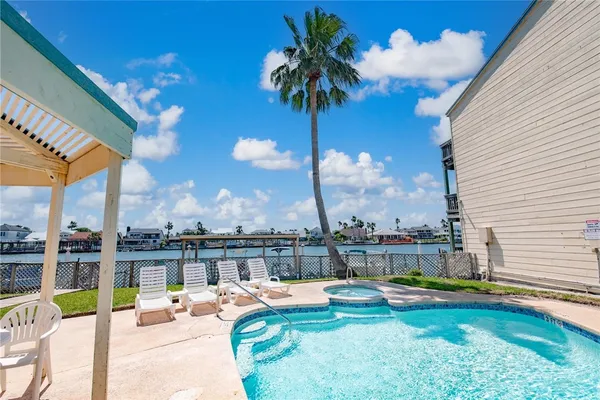 $2,000 | 15425 Fortuna Bay Drive, Unit 304, Corpus Christi, TX 78418