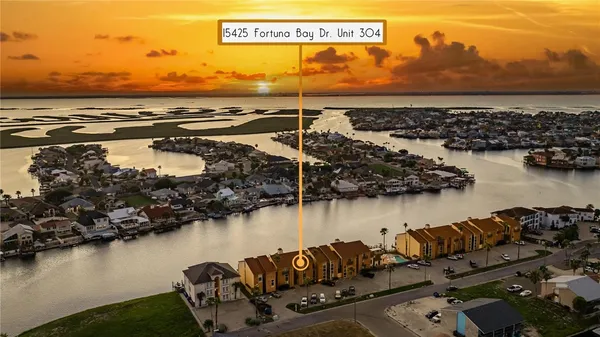 $2,000 | 15425 Fortuna Bay Drive, Unit 304, Corpus Christi, TX 78418