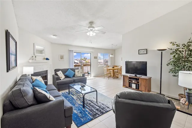 $2,000 | 15425 Fortuna Bay Drive, Unit 304, Corpus Christi, TX 78418