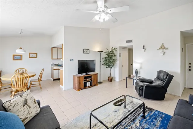 $2,000 | 15425 Fortuna Bay Drive, Unit 304, Corpus Christi, TX 78418