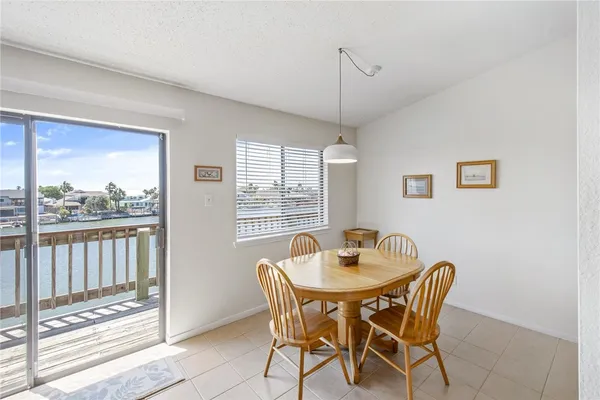 $2,000 | 15425 Fortuna Bay Drive, Unit 304, Corpus Christi, TX 78418