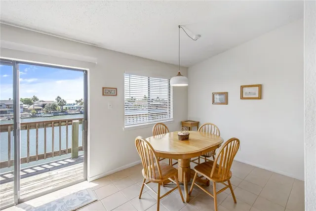 $2,000 | 15425 Fortuna Bay Drive, Unit 304, Corpus Christi, TX 78418