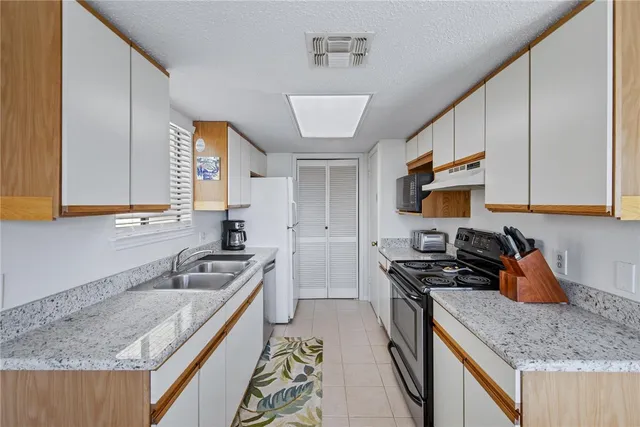 $2,000 | 15425 Fortuna Bay Drive, Unit 304, Corpus Christi, TX 78418