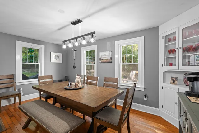 $725,000 | 74 Middle Quarter Road, Woodbury, CT 06798