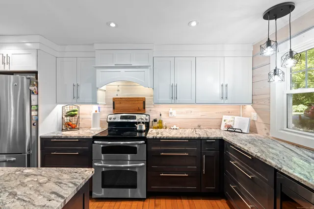 $725,000 | 74 Middle Quarter Road, Woodbury, CT 06798