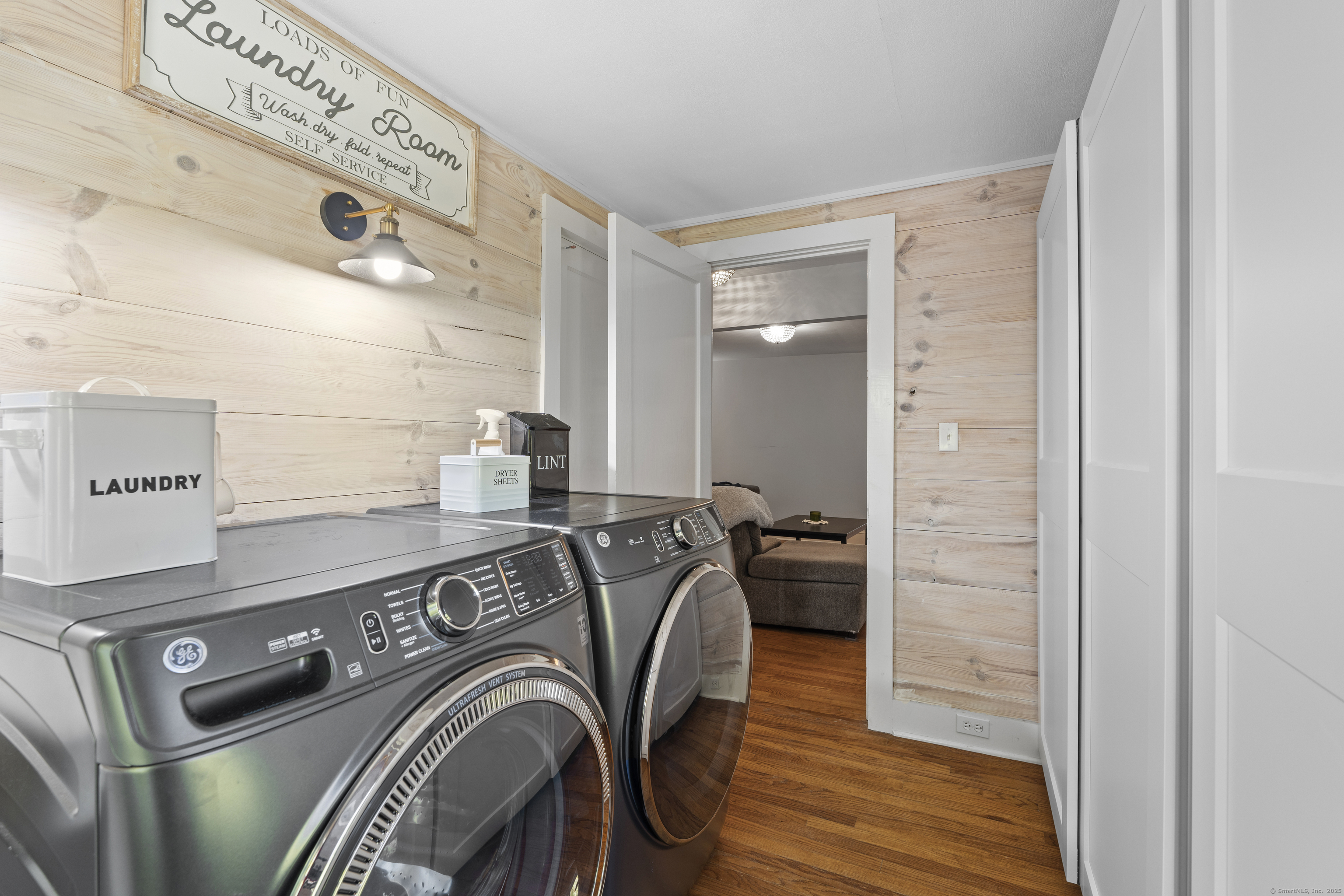 74 Middle Quarter Road Woodbury, CT 06798 - Photo 30 of 38 a utility room with dryer and washer
