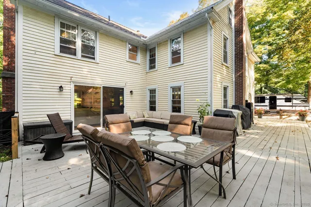 $725,000 | 74 Middle Quarter Road, Woodbury, CT 06798