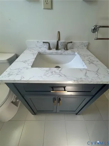 a close view of sink and tap