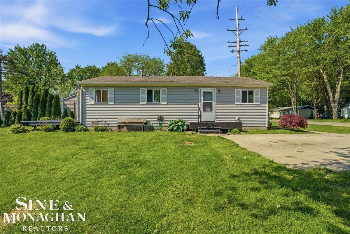 2122 Michigan Street Algonac, MI 48001 - Photo 33 of 40