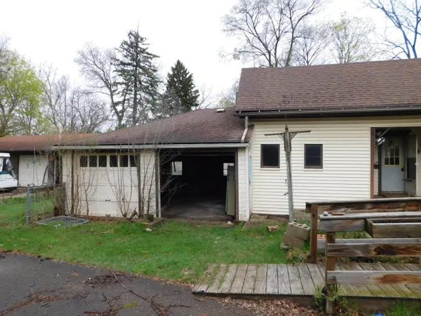 $129,900 | 124 South Chipman Street, Owosso, MI 48867
