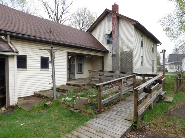 $129,900 | 124 South Chipman Street, Owosso, MI 48867