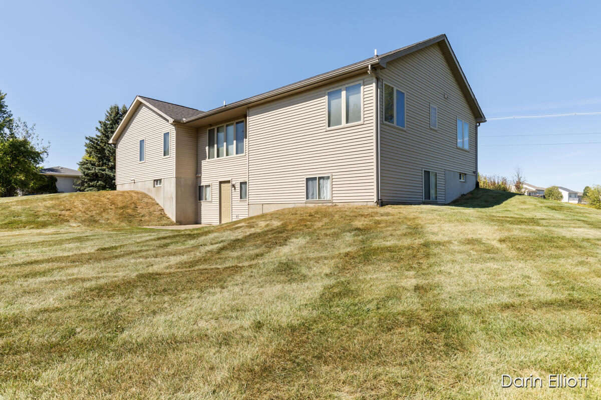 4275 West State Road Lansing, MI 48906 - Photo 21 of 28 IMG_1018
