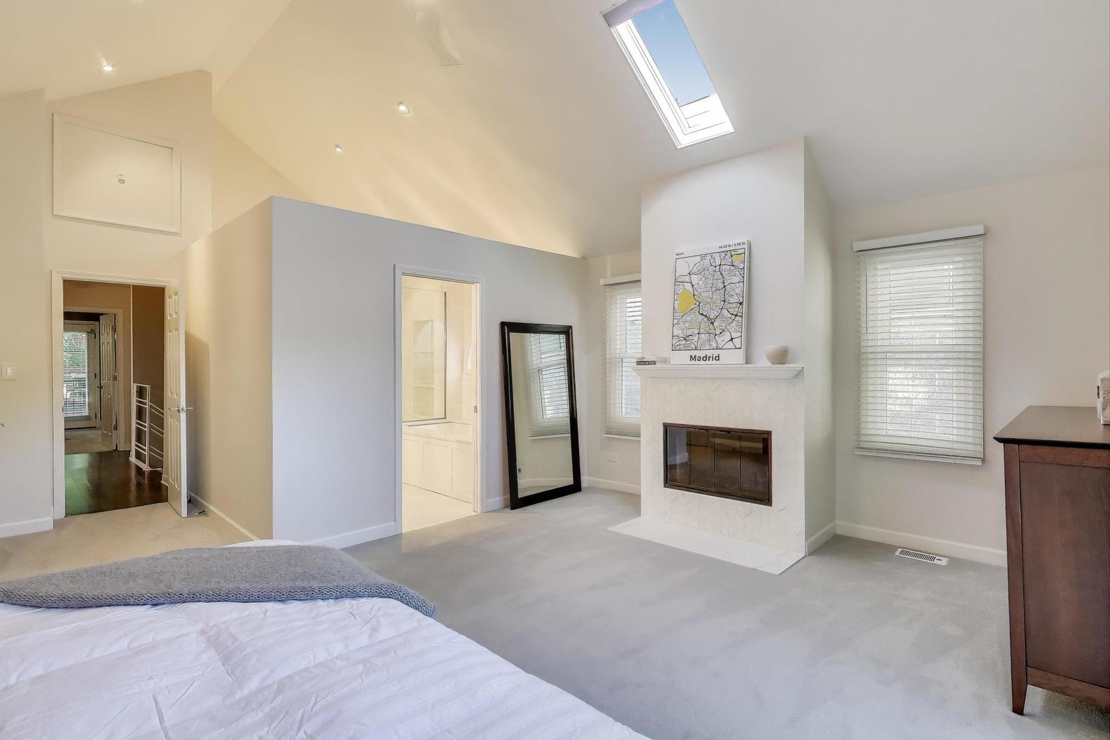 1614 West Erie Street Chicago, IL 60622 - Photo 16 of 50 a view of a livingroom with a fireplace