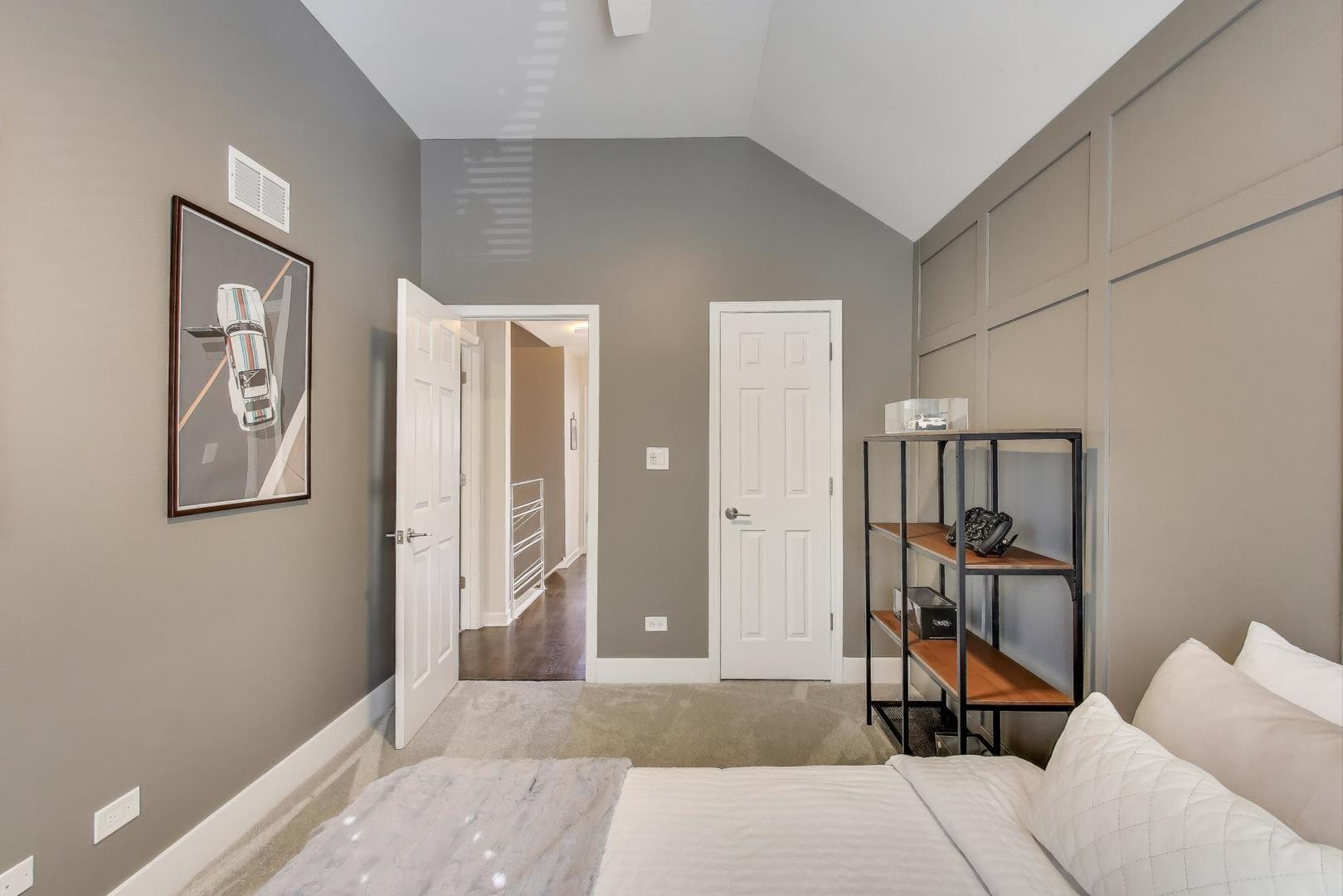1614 West Erie Street Chicago, IL 60622 - Photo 20 of 50 a view of livingroom with furniture and window