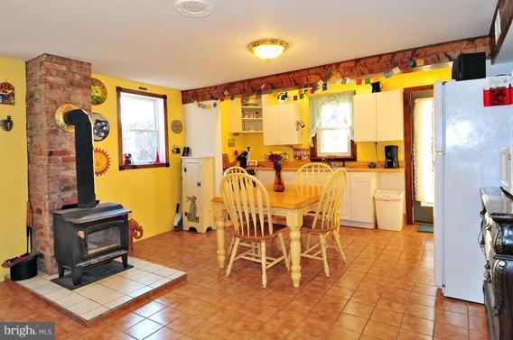2039 Flag Marsh Road Mount Airy, MD 21771 - Photo 7 of 19 Kitchen