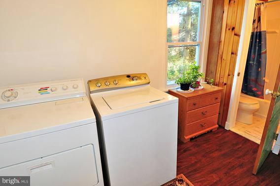 2039 Flag Marsh Road Mount Airy, MD 21771 - Photo 9 of 19 1st floor laundry