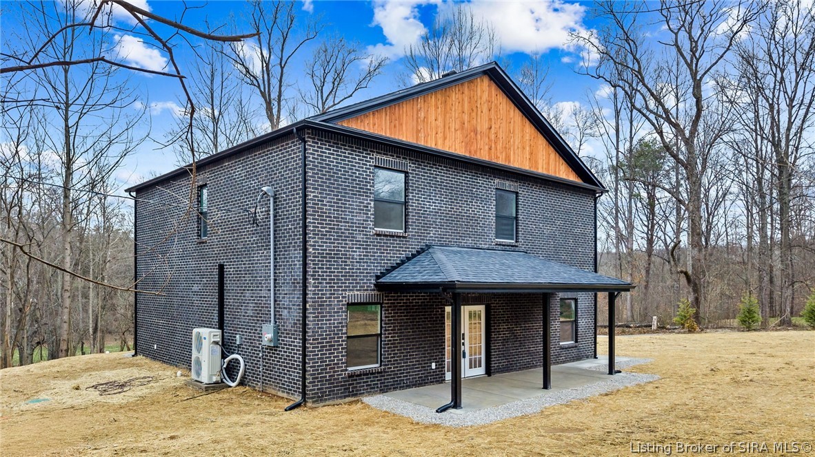 7725 Northeast Greenbrier Road Georgetown, IN 47122 - Photo 4 of 63