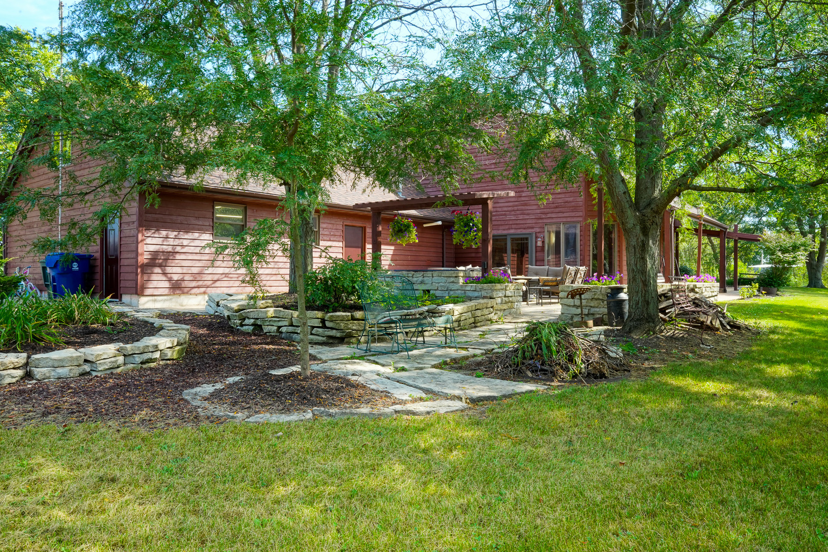 10175 Brown Road Morris, IL 60450 - Photo 5 of 31 a backyard of a house with yard and outdoor seating