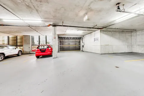 $389,900 | 210 South Desplaines Street, Unit 907, Chicago, IL 60661