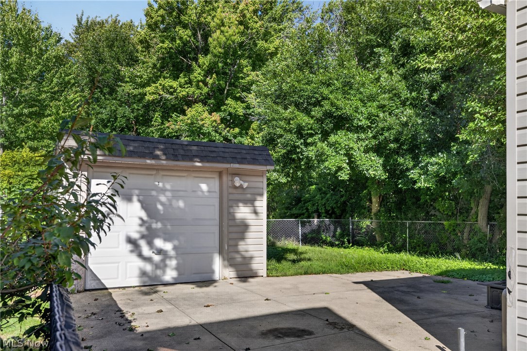 1128 Irene Road Lyndhurst, OH 44124 - Photo 4 of 25 Gallery Image 4