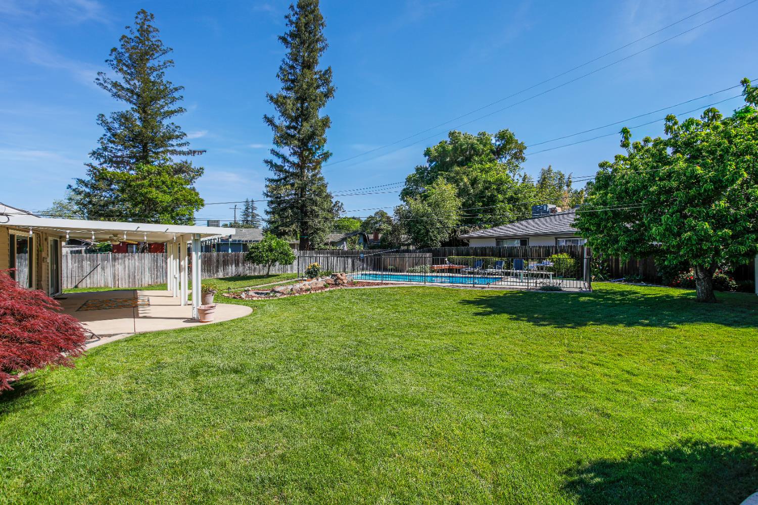 3236 Smathers Way Carmichael, CA 95608 - Photo 2 of 37