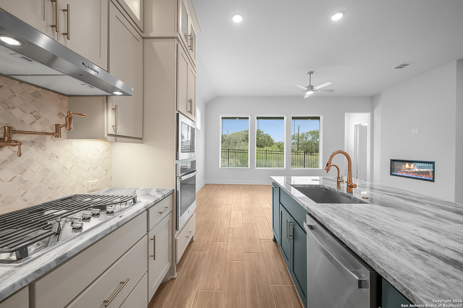 20675 Huebner Road, Unit 405 San Antonio, TX 78258 - Photo 17 of 31