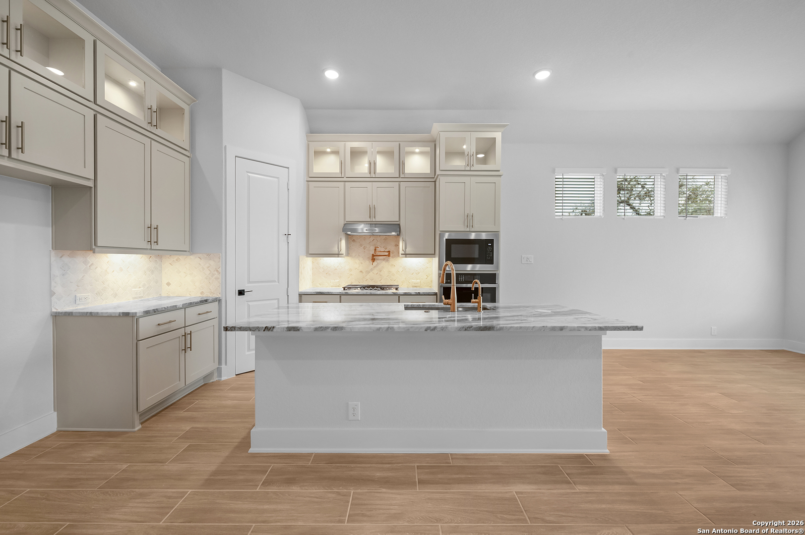 20675 Huebner Road, Unit 405 San Antonio, TX 78258 - Photo 26 of 31