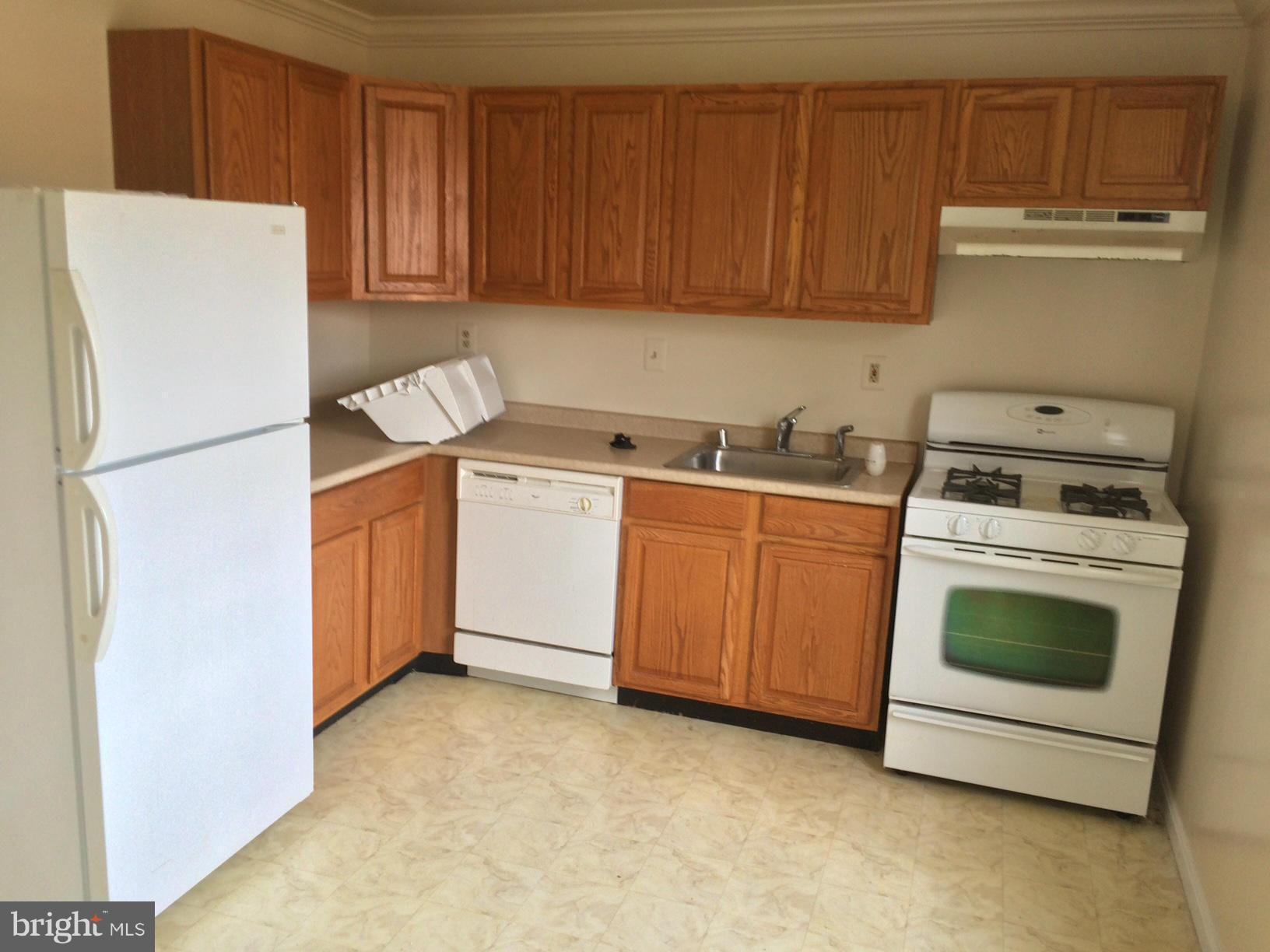 200 43rd Road Northeast, Unit 103 Washington, DC 20019 - Photo 2 of 7 Kitchen