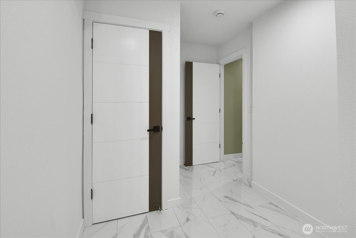 3117 Northeast 133rd Street, Unit D Seattle, WA 98125 - Photo 19 of 22