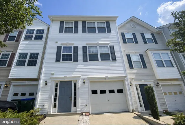 $2,245 | 7137 Wytheville Circle, Fredericksburg, VA 22407