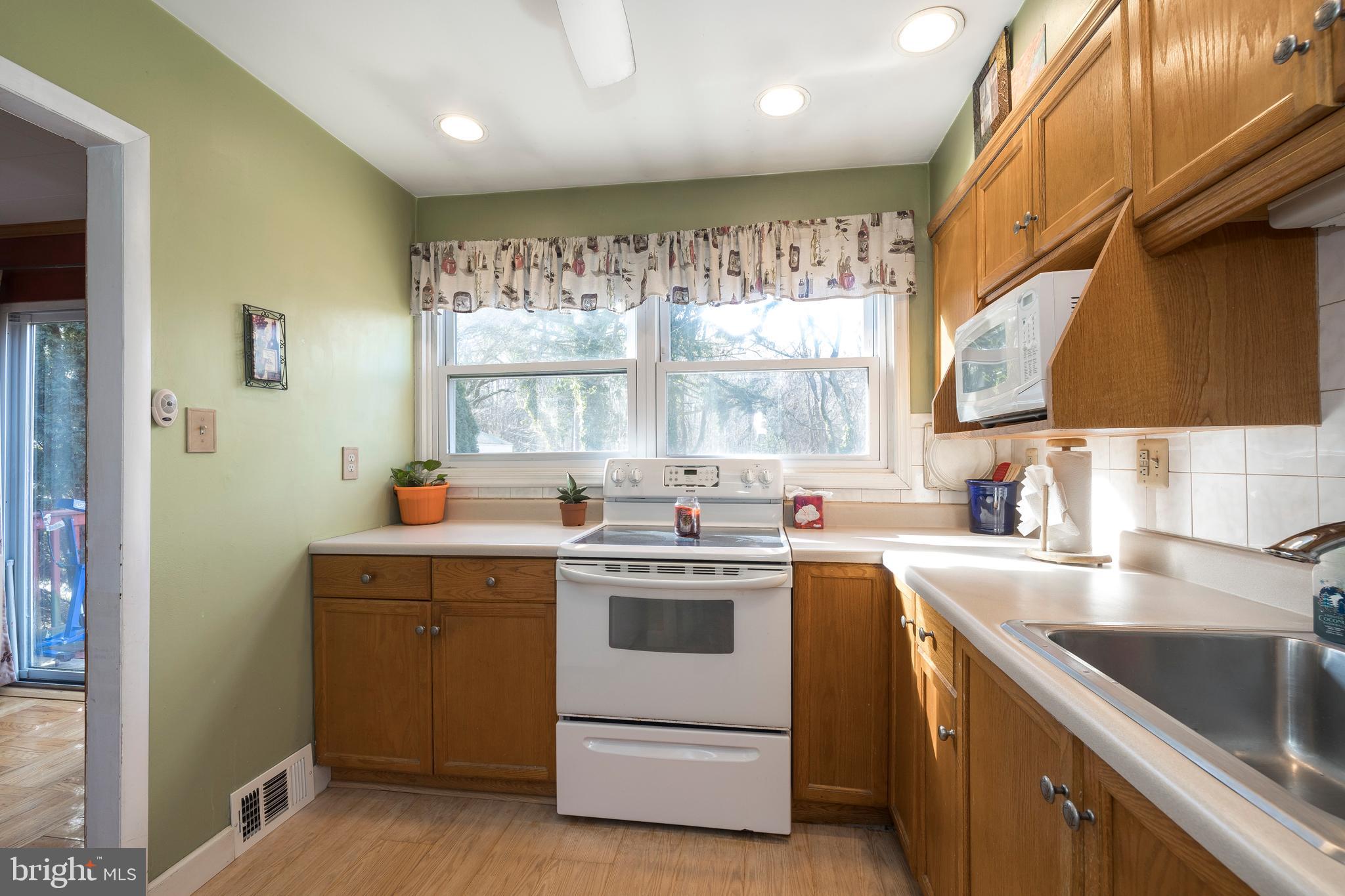 633 West County Line Road Hatboro, PA 19040 - Photo 7 of 26