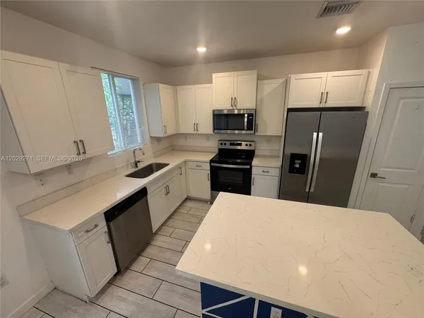 $2,650 | 1048 Southeast 23rd Terrace, Homestead, FL 33035