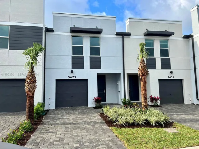 $3,050 | 5629 Mentmore Drive, West Palm Beach, FL 33407
